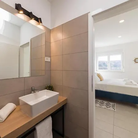 Villa Luxury Bellavista - Four Bedroom With Pool *