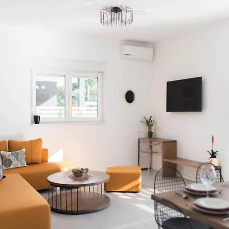 Luxury Bellavista - Four Bedroom With Pool * Pag Town