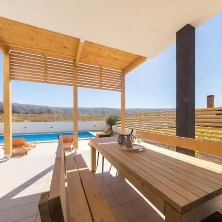 Villa Luxury Bellavista - Four Bedroom With Pool