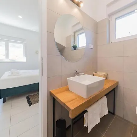Luxury Bellavista - Four Bedroom With Pool * Pag Town