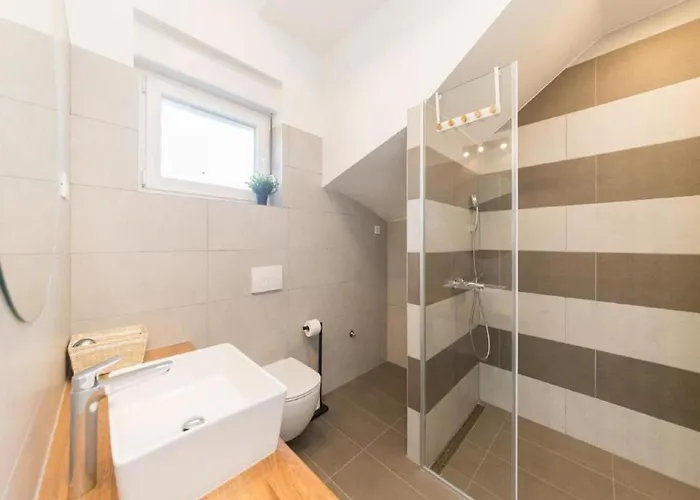 Luxury Bellavista - Four Bedroom With Pool פג