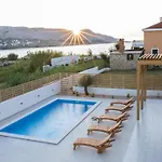 Luxury Bellavista - Four Bedroom With Pool فيلة