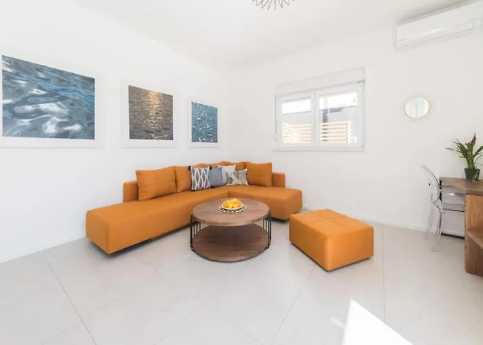 Luxury Bellavista - Four Bedroom With Pool * Pag Town